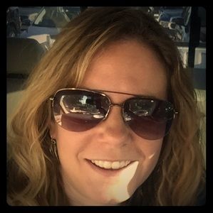 Meet your Posher, Monica